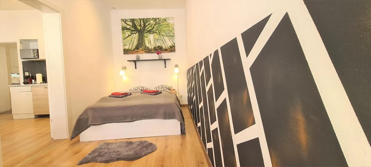 Wiener Buddha Style Flat With Inner Garden- Marzstrasse City Apartments  Vienna