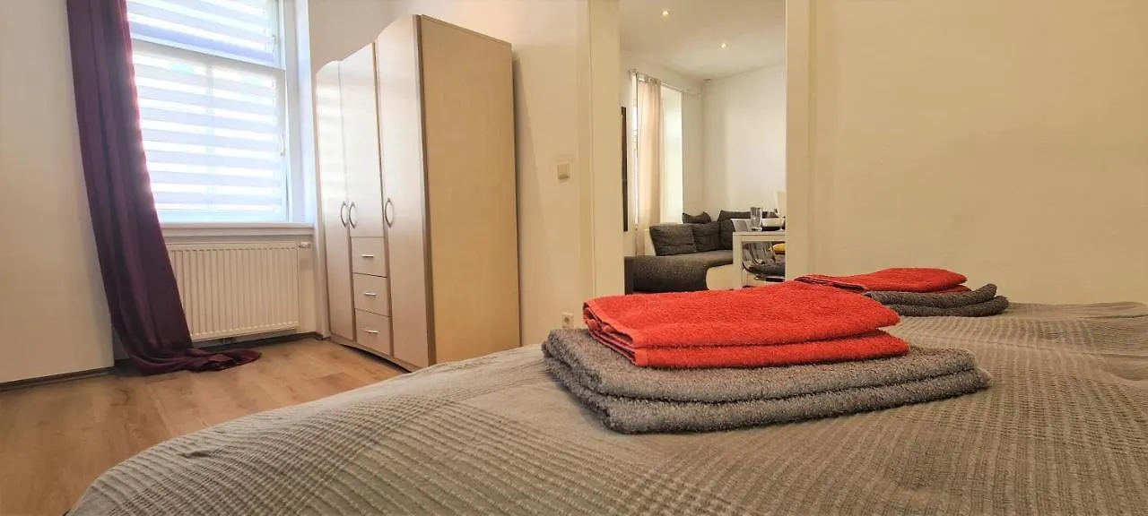 Wiener Buddha Style Flat With Inner Garden- Marzstrasse City Apartments Austria
