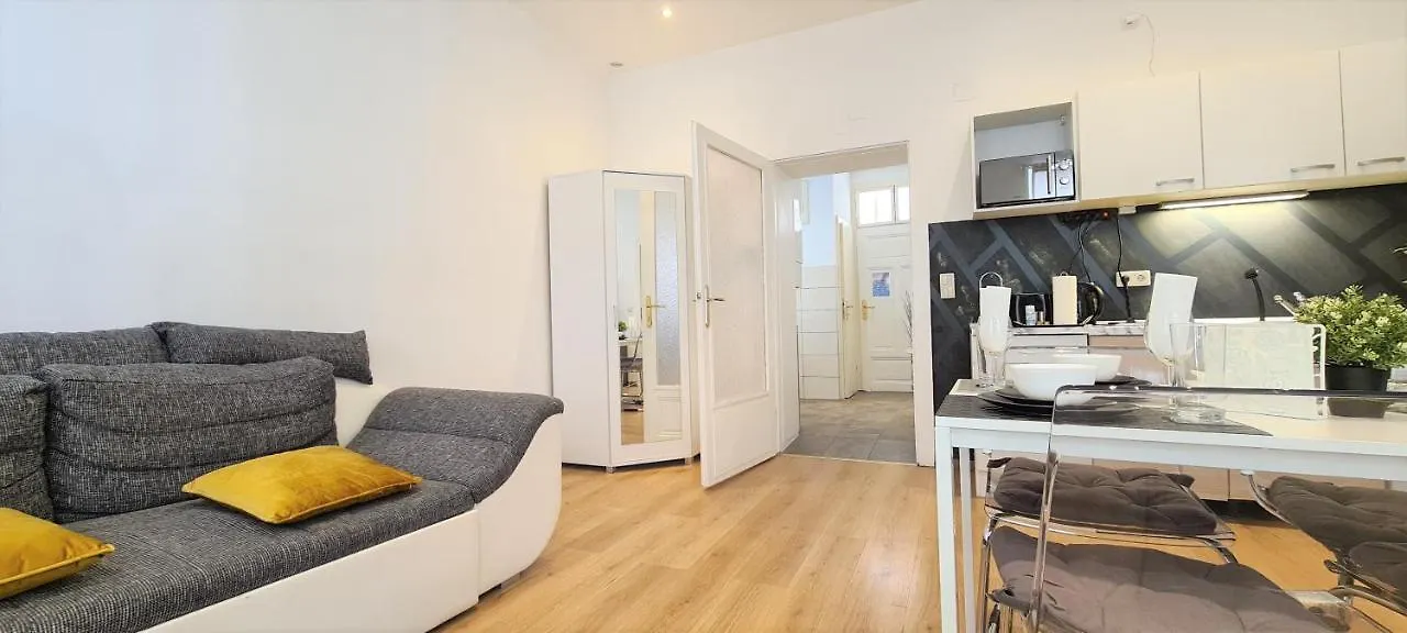 Wiener Buddha Style Flat With Inner Garden- Marzstrasse City Apartments