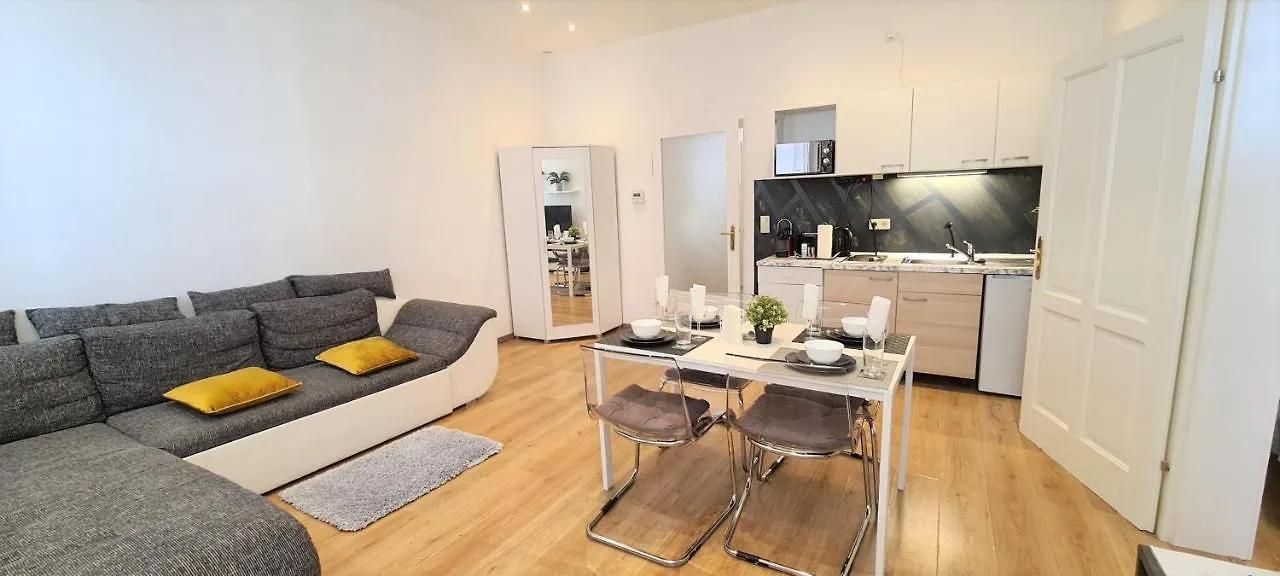 Wiener Buddha Style Flat With Inner Garden- Marzstrasse City Apartments 0*, Vienna Austria